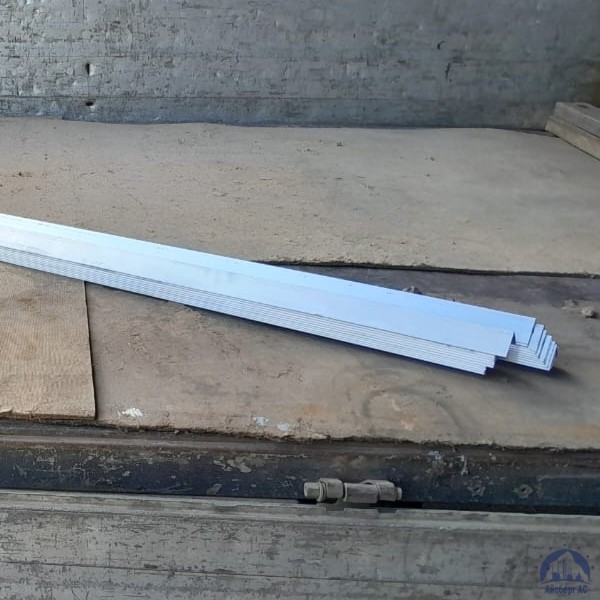 Уголок алюминиевый 10х10х1.2 мм АД31Т1 L=3-6 м