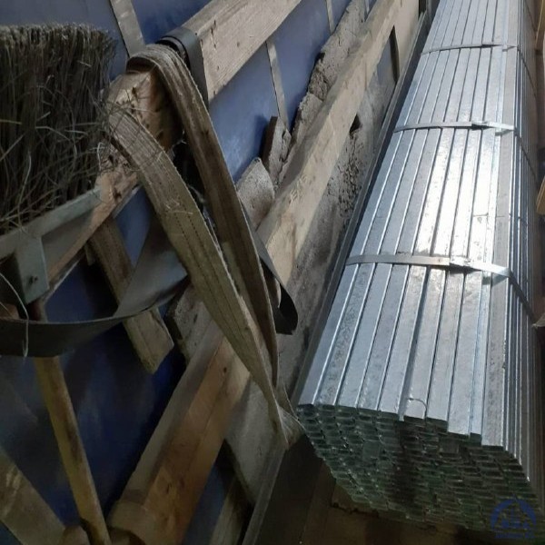 Труба нержавеющая профильная 60х30х1,5 мм шлифованная 08Х18Н10